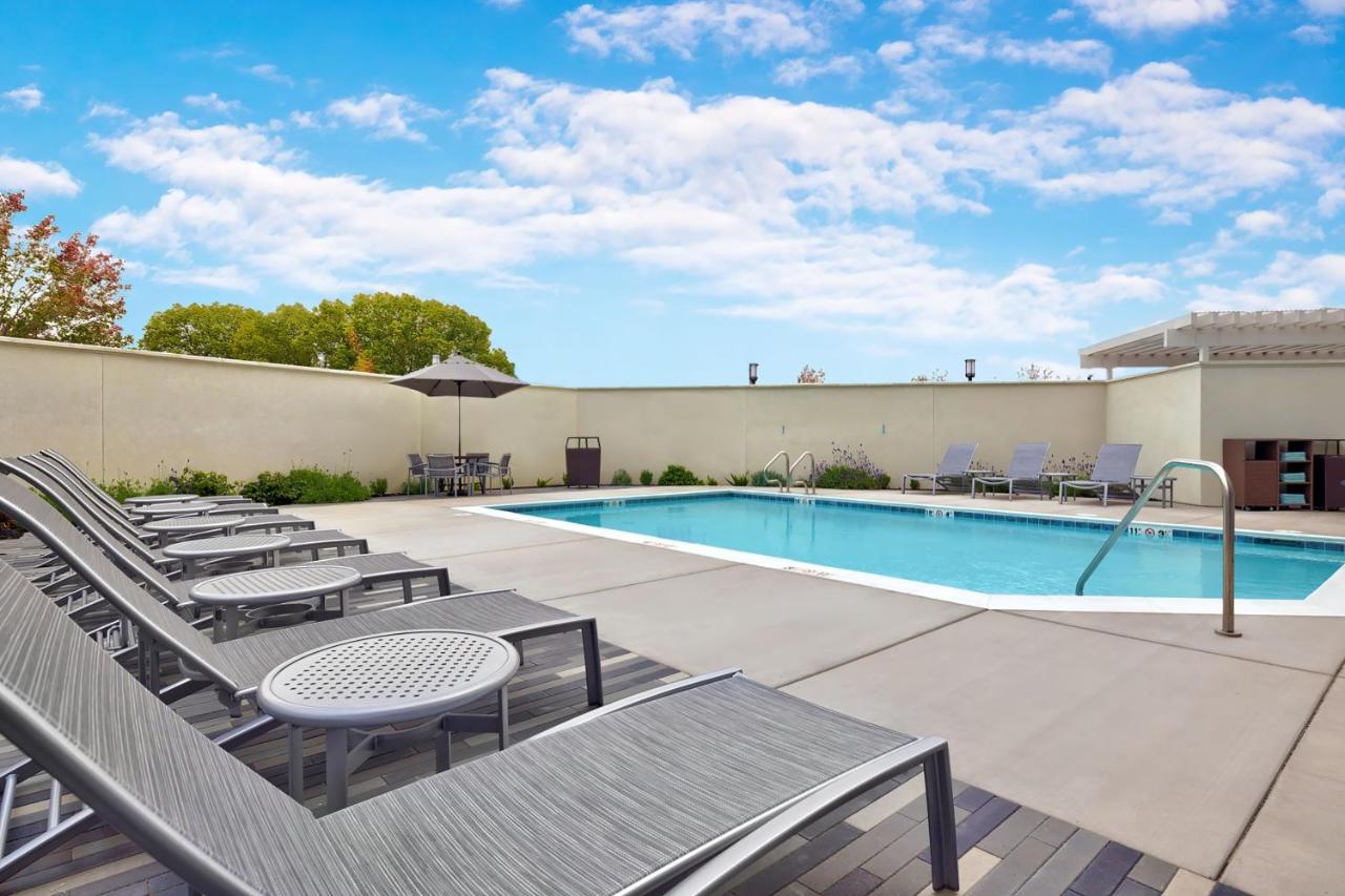 Towneplace Suites By Marriott Sacramento Elk Grove Exterior photo